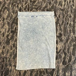 Hard tail skirt Waist 33 to 38 length 24 3/4 small rip at waist